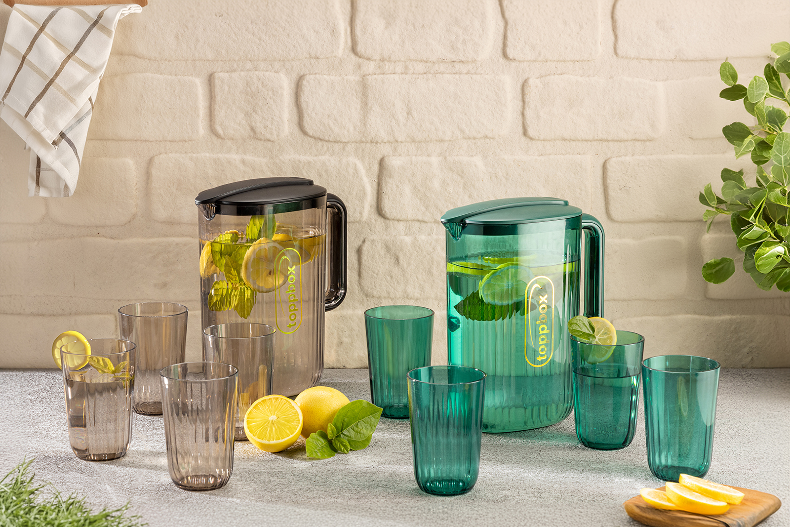 Saplı Buzdolabı Kapağı Sürahisi ve 4 Adet Bardak